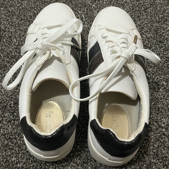 Michael Kors Sneakers - Picture 2 of 6